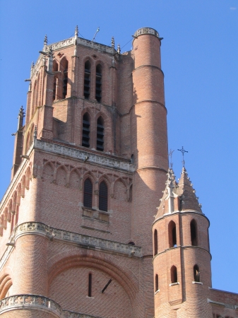 Le clocher de la tour Sainte-Cécile